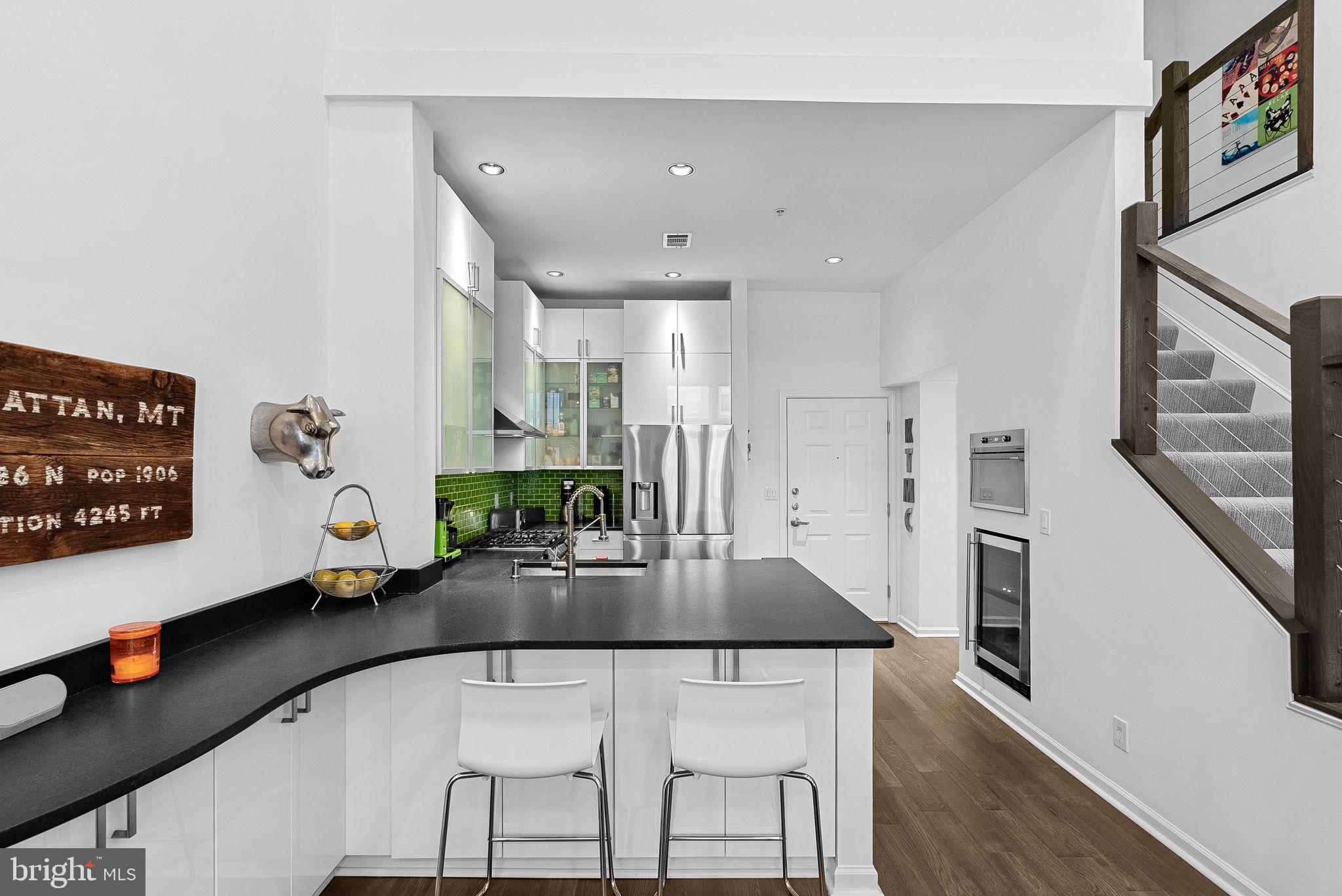 SAVOY AT RESTON TOWN CENTER - Residential