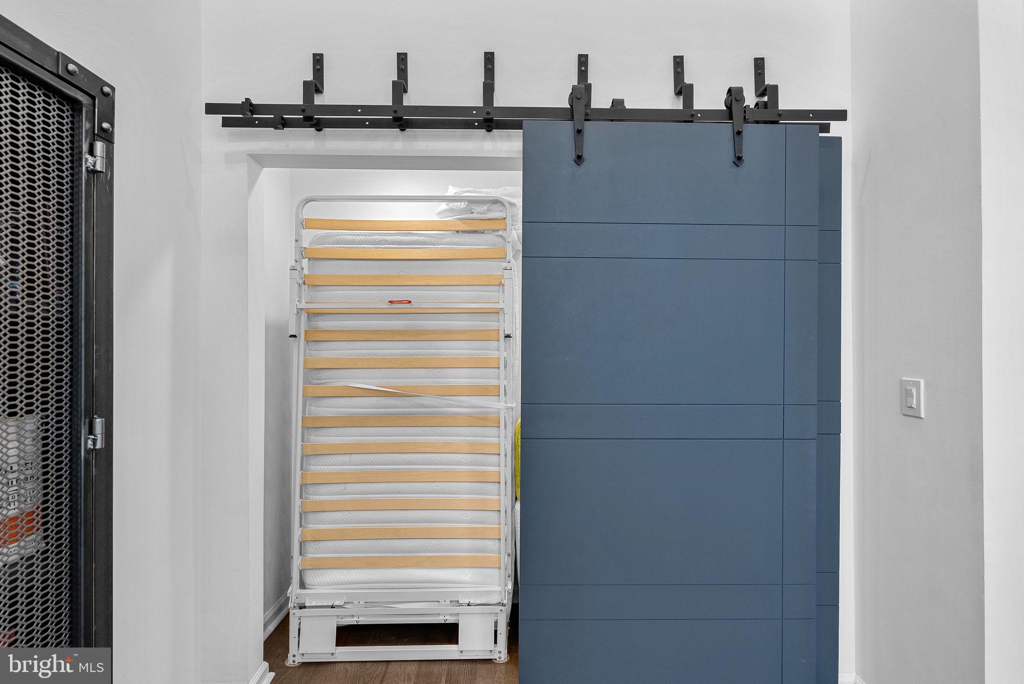 SAVOY AT RESTON TOWN CENTER - Residential