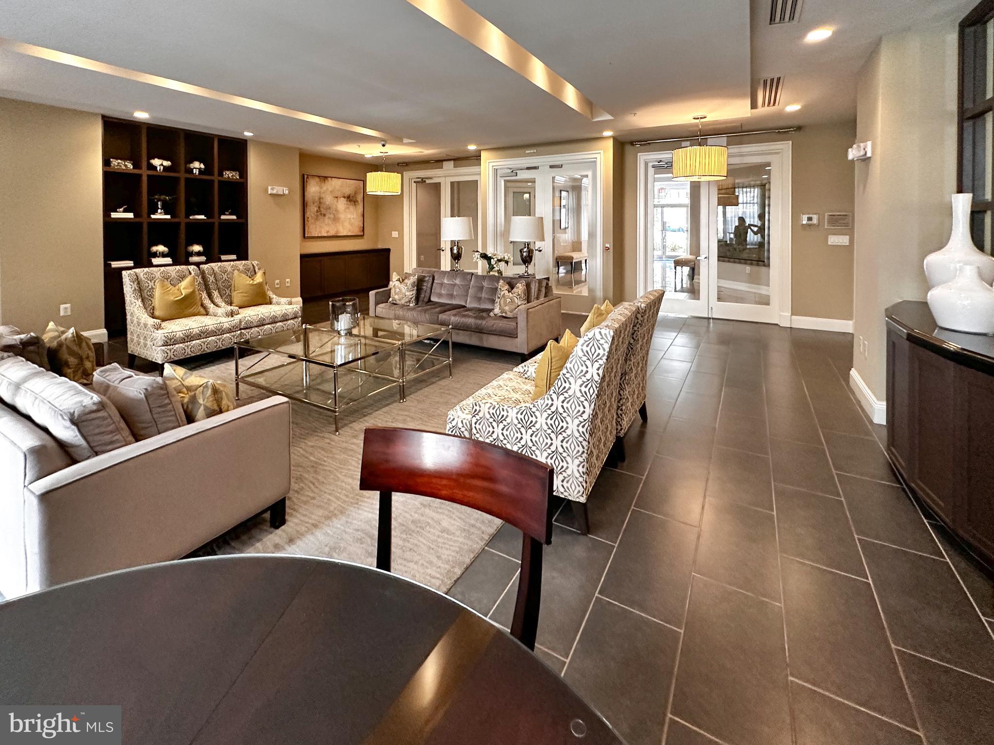 SAVOY AT RESTON TOWN CENTER - Residential