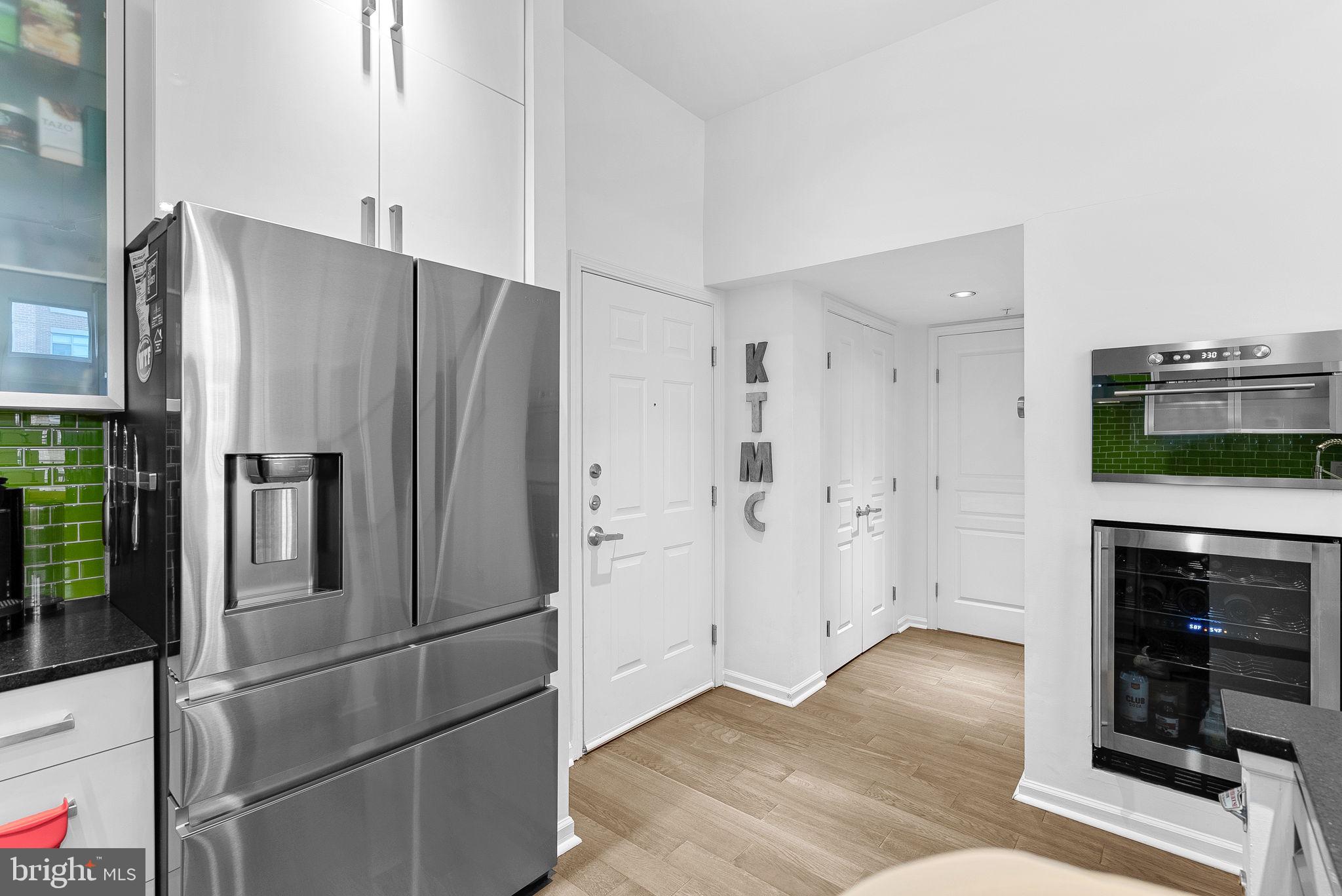 SAVOY AT RESTON TOWN CENTER - Residential