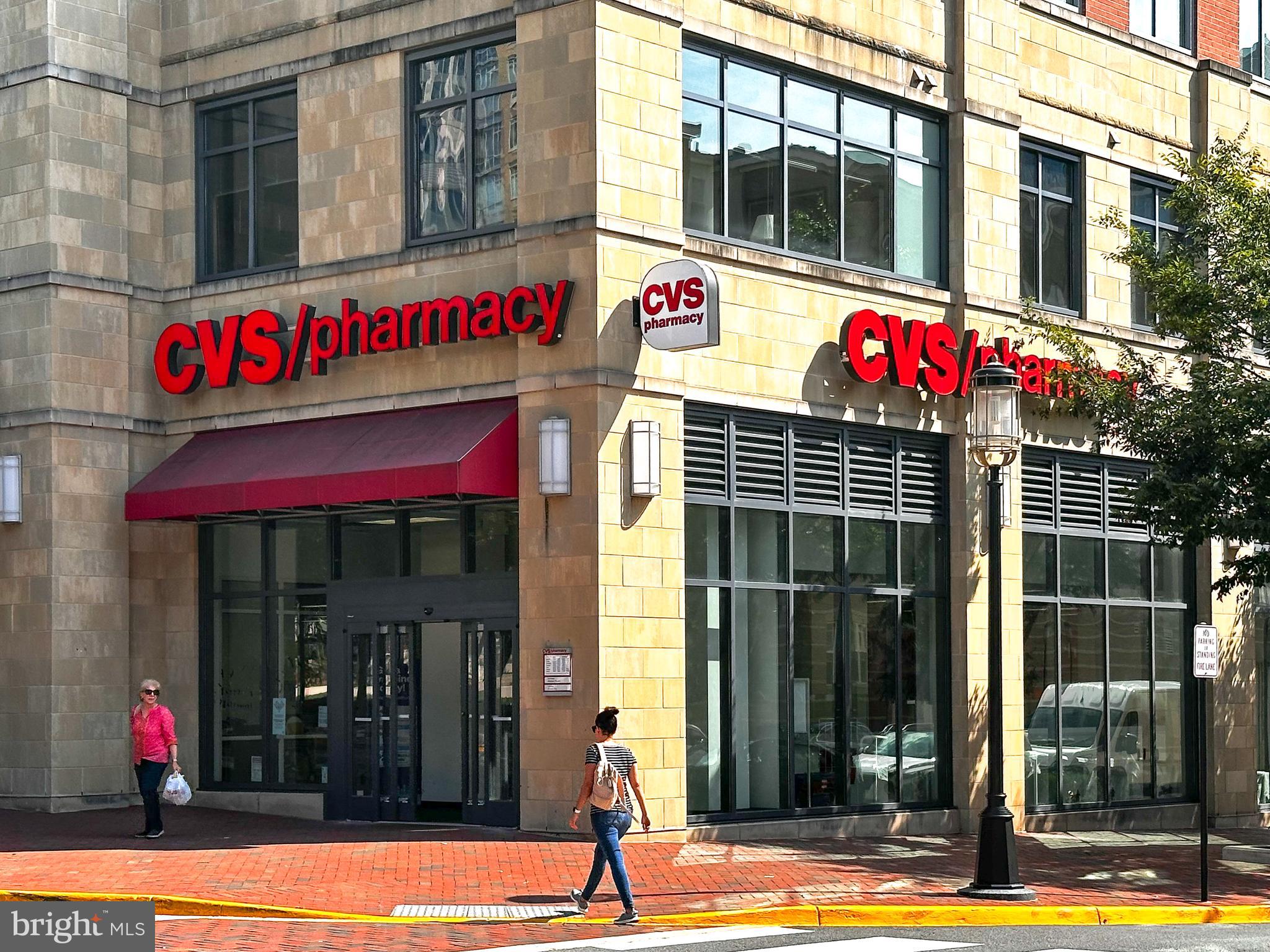 SAVOY AT RESTON TOWN CENTER - Residential