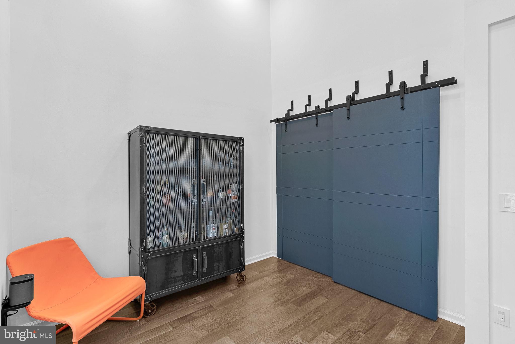 SAVOY AT RESTON TOWN CENTER - Residential