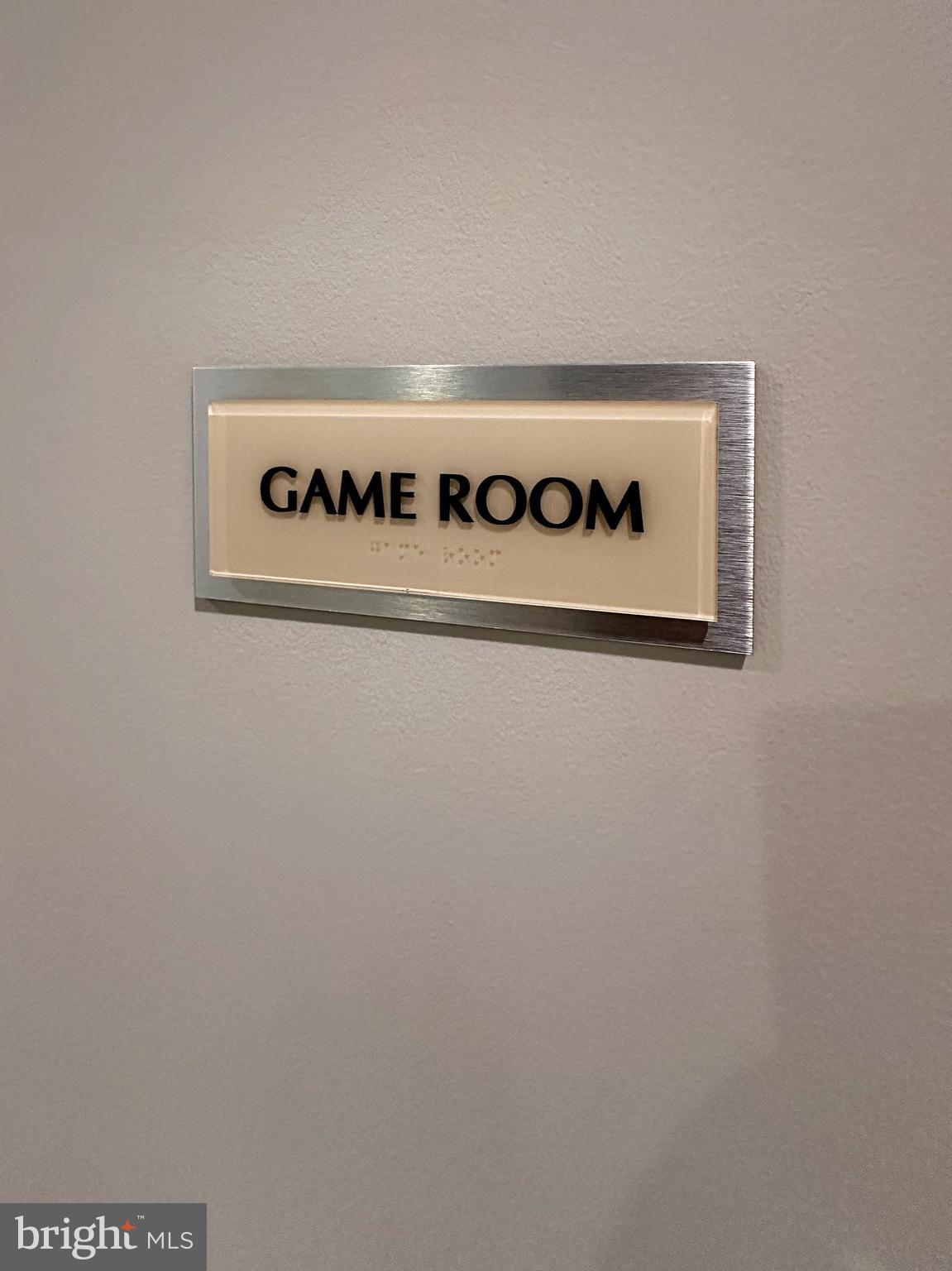 SAVOY AT RESTON TOWN CENTER - Residential