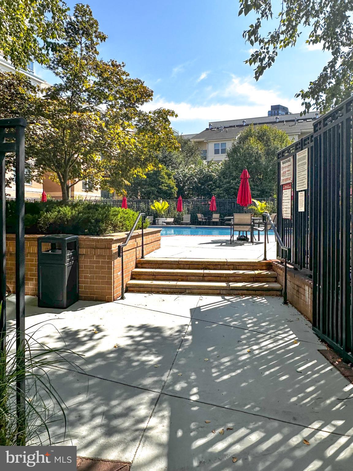 SAVOY AT RESTON TOWN CENTER - Residential