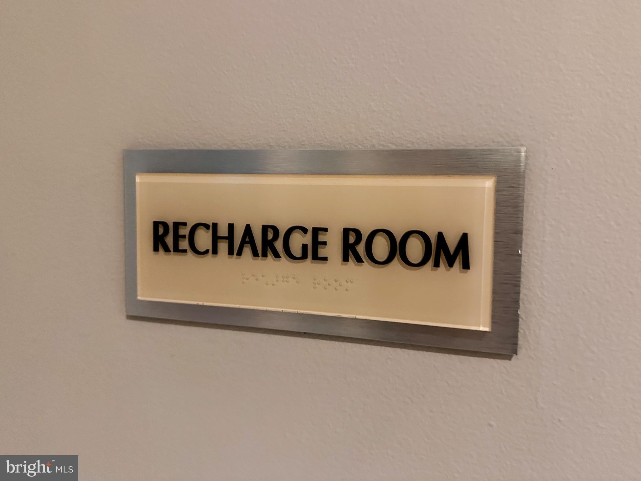 SAVOY AT RESTON TOWN CENTER - Residential