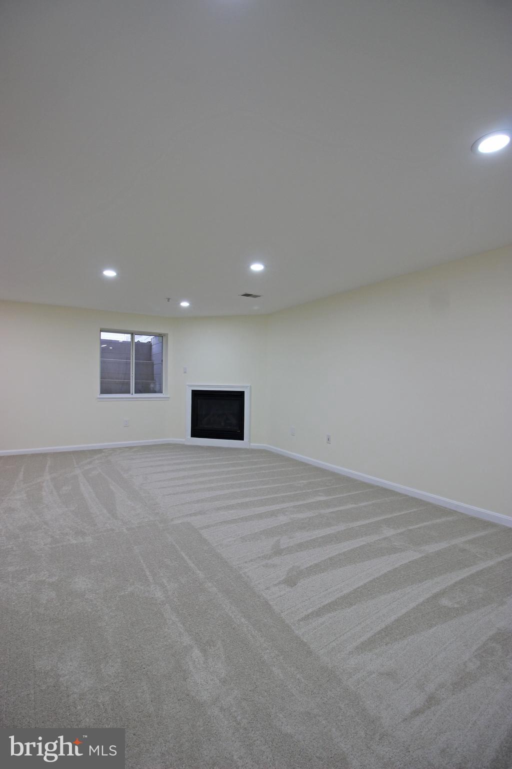 VILLAGES OF URBANA - Residential Lease