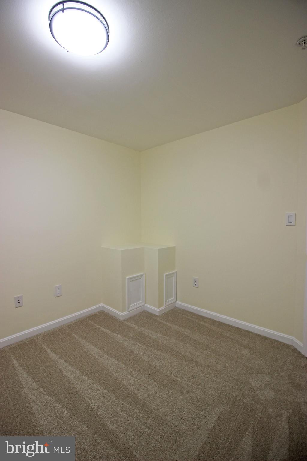 VILLAGES OF URBANA - Residential Lease