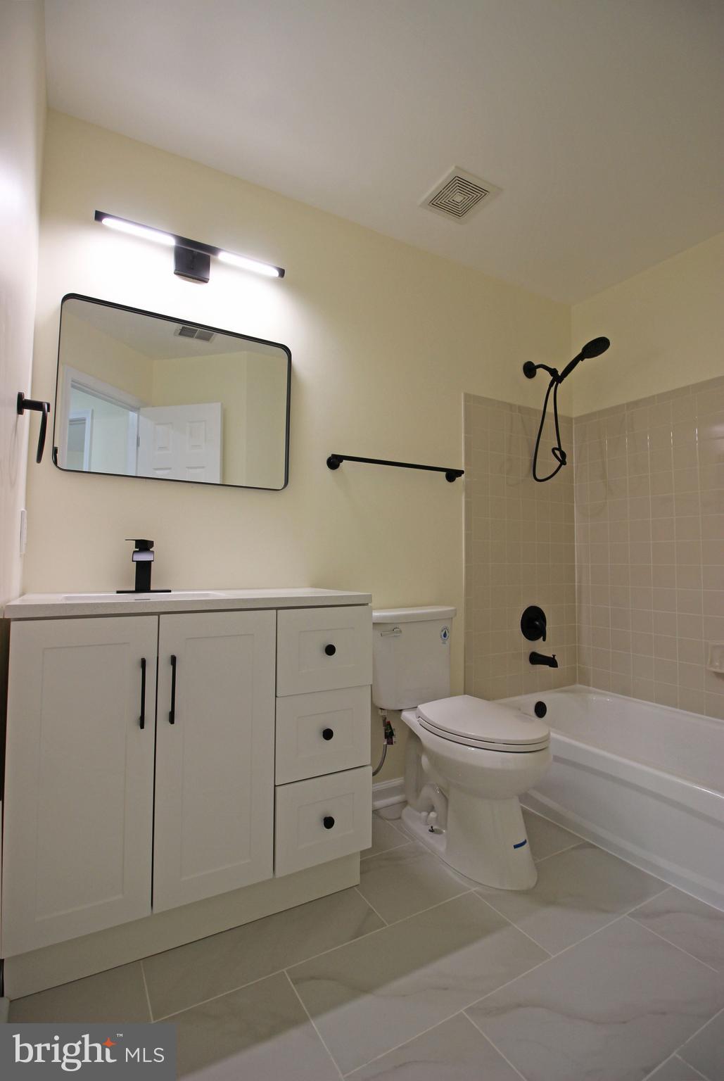 VILLAGES OF URBANA - Residential Lease