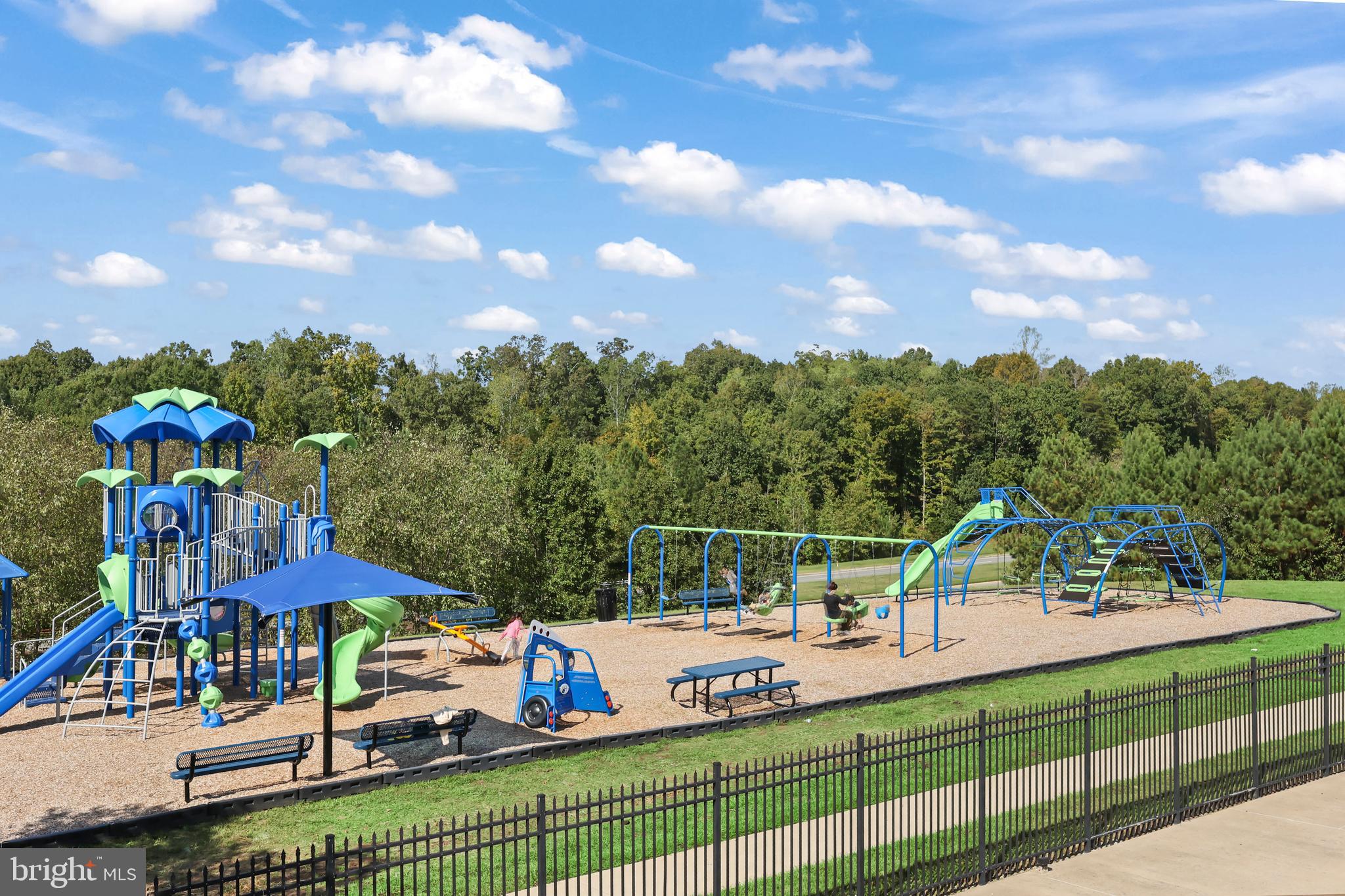 LEE'S PARKE - Residential