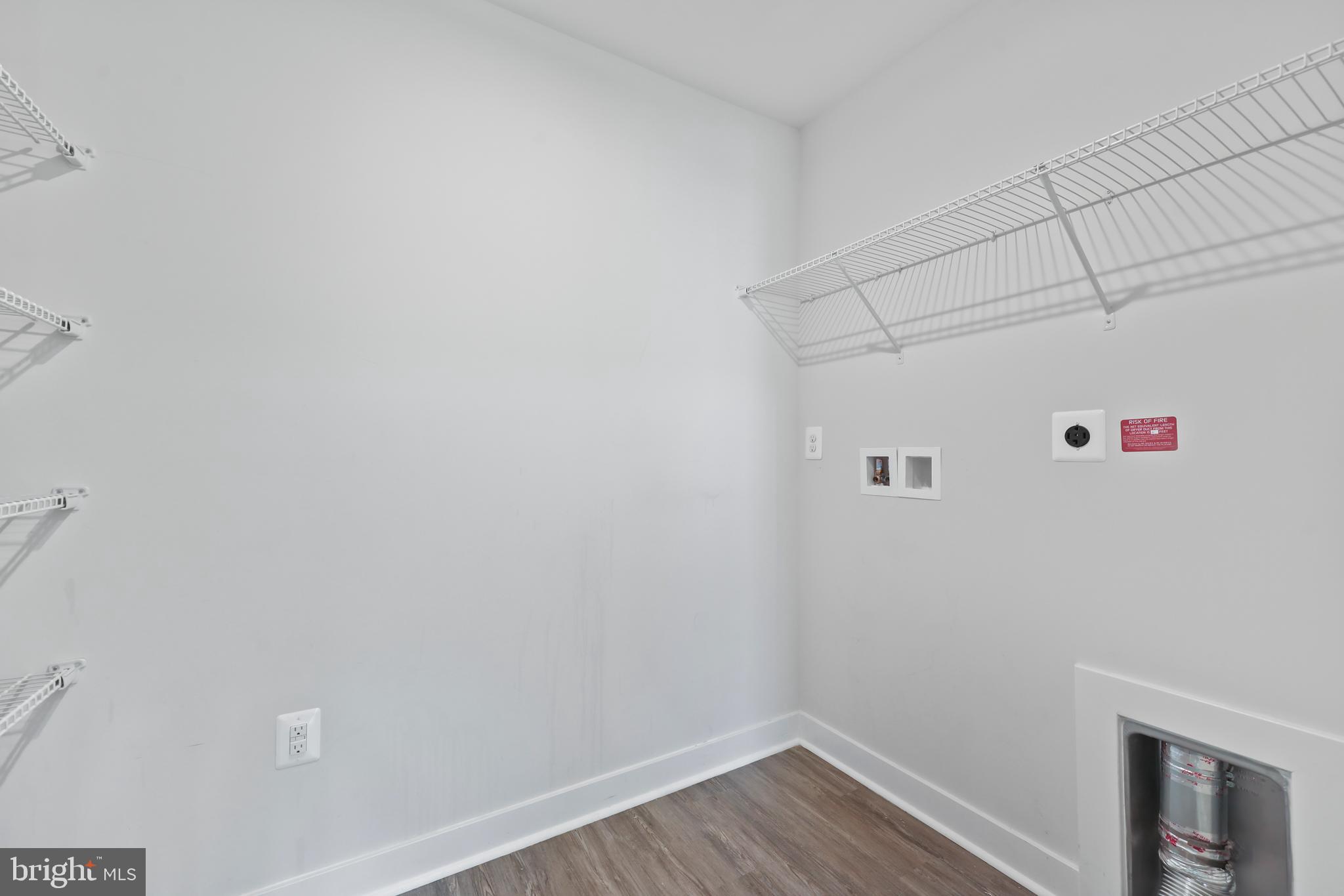 LEE'S PARKE - Residential