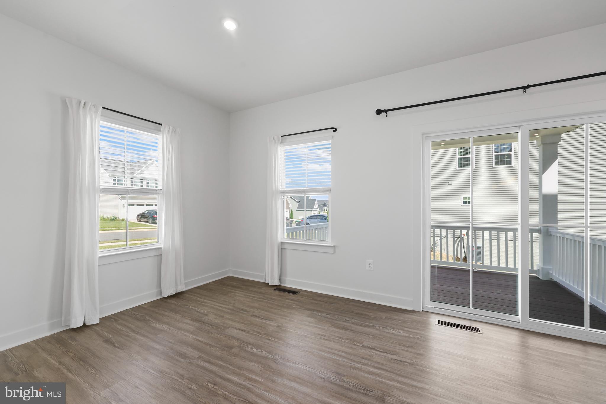 LEE'S PARKE - Residential