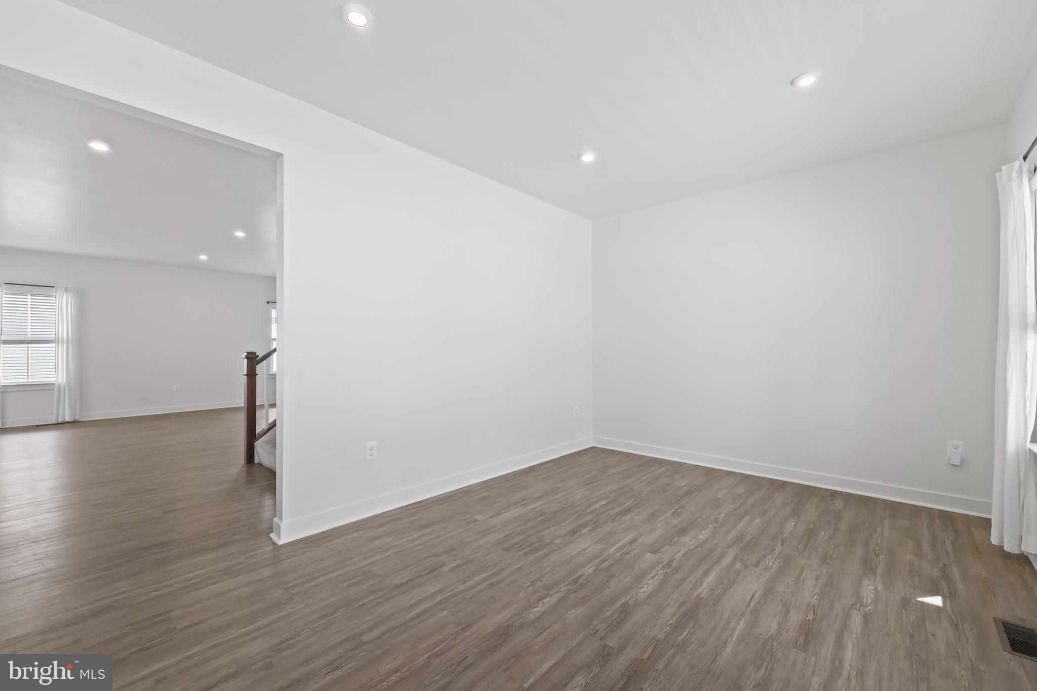 LEE'S PARKE - Residential