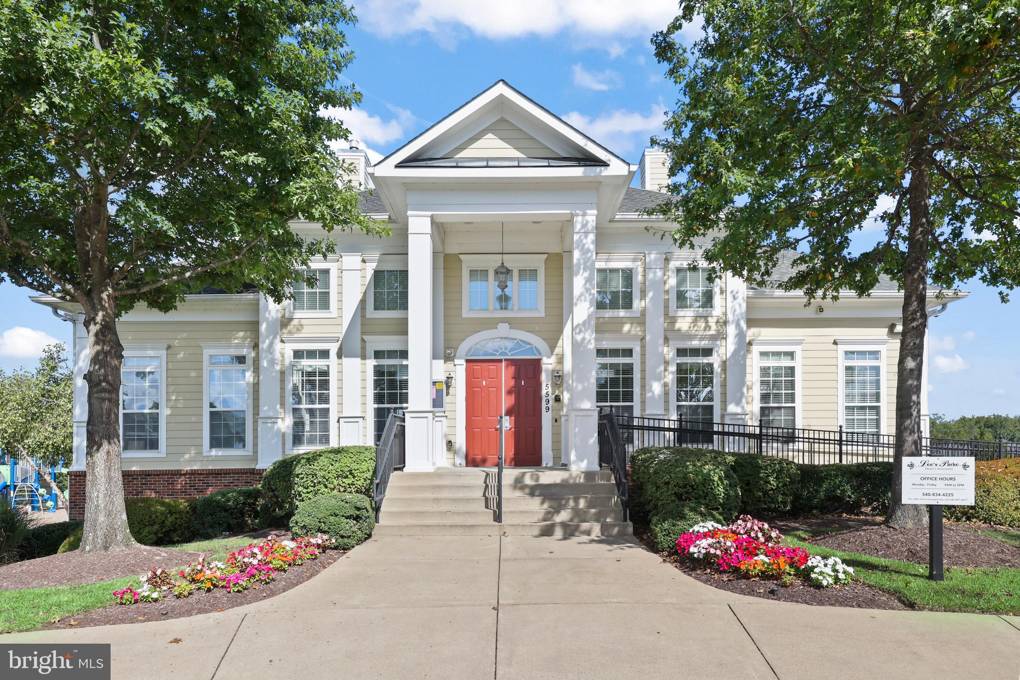 LEE'S PARKE - Residential