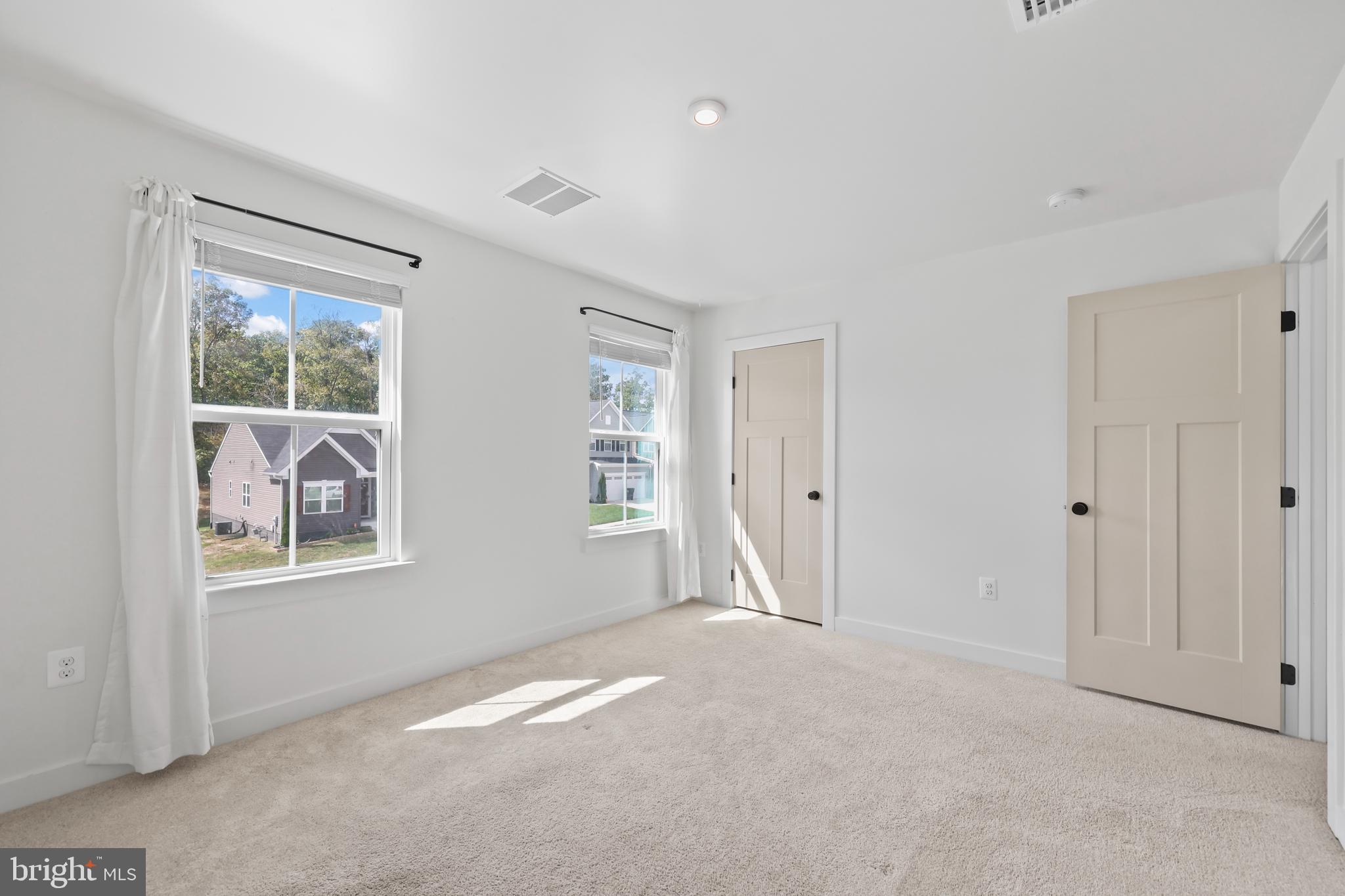 LEE'S PARKE - Residential