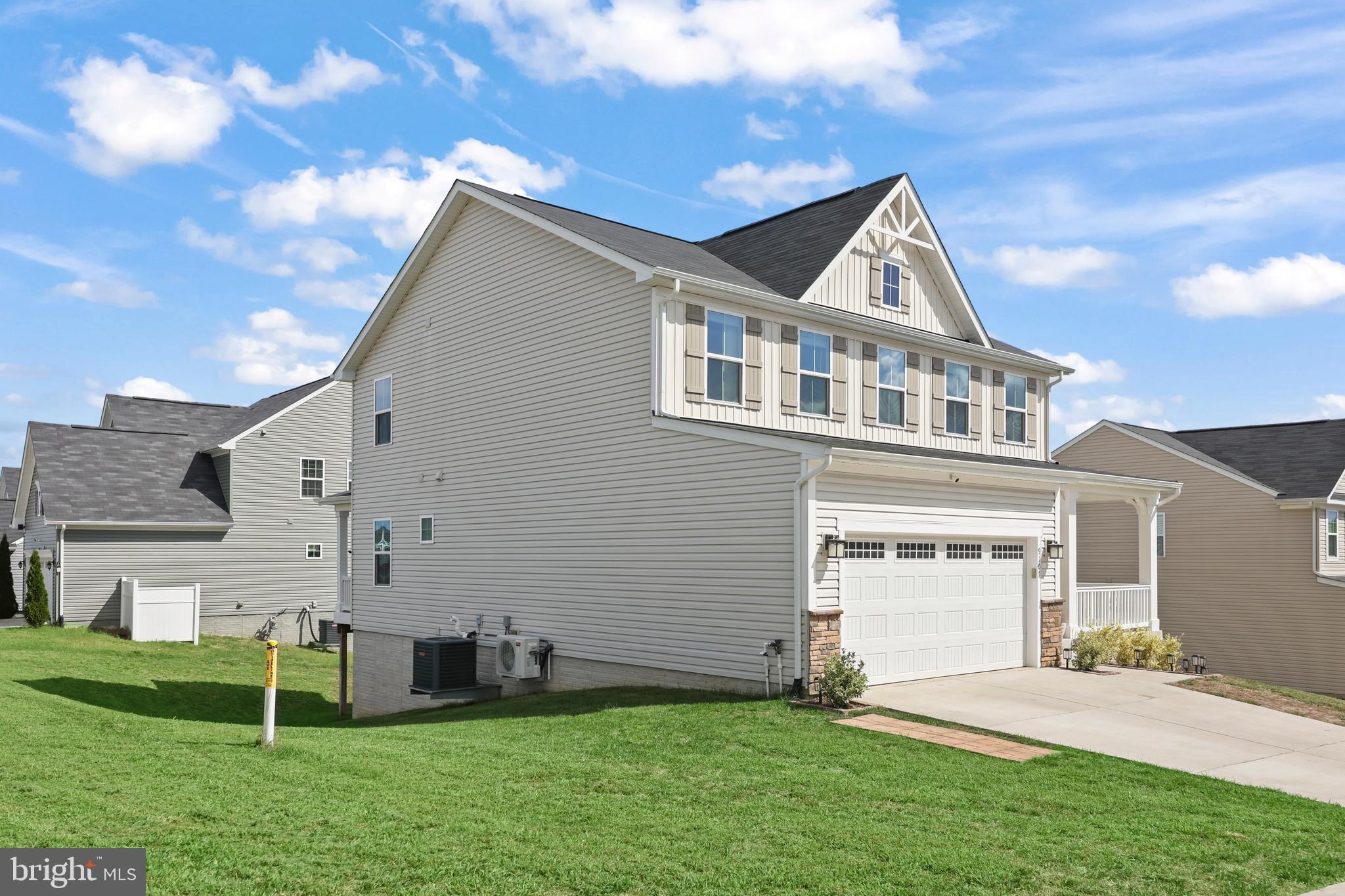 LEE'S PARKE - Residential