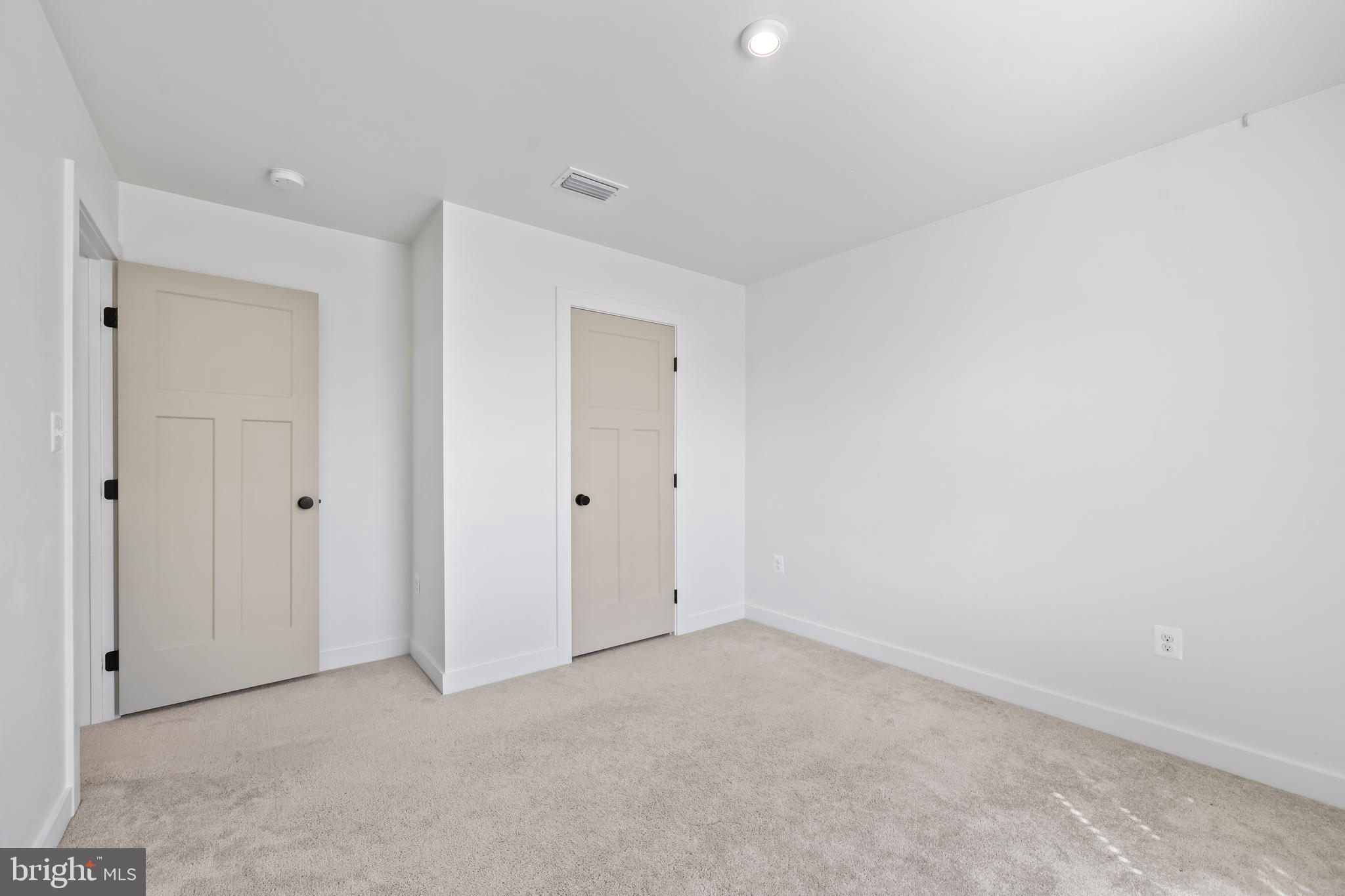 LEE'S PARKE - Residential