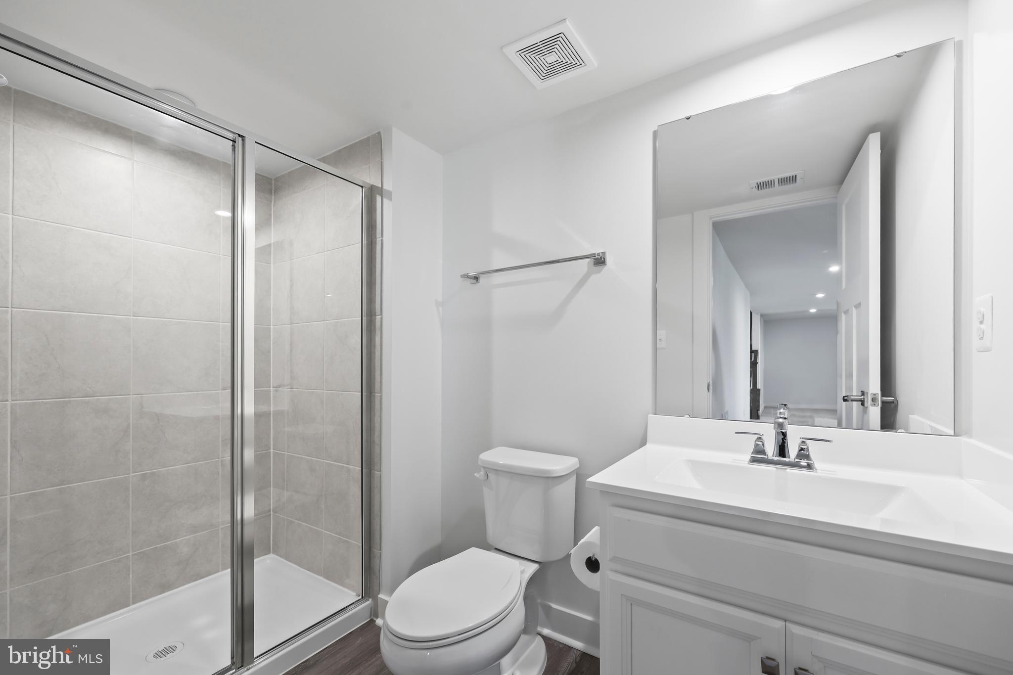 LEE'S PARKE - Residential