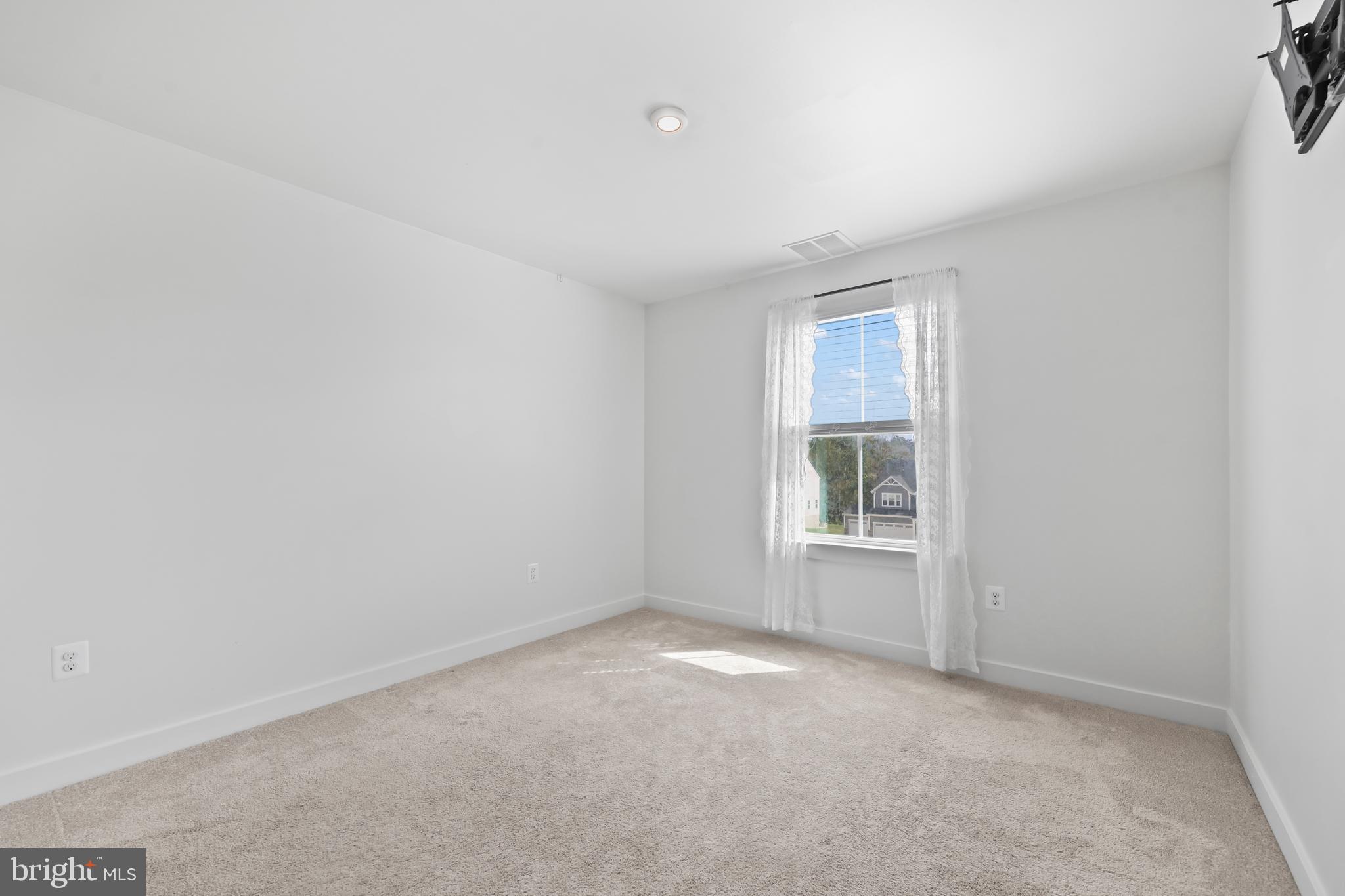 LEE'S PARKE - Residential