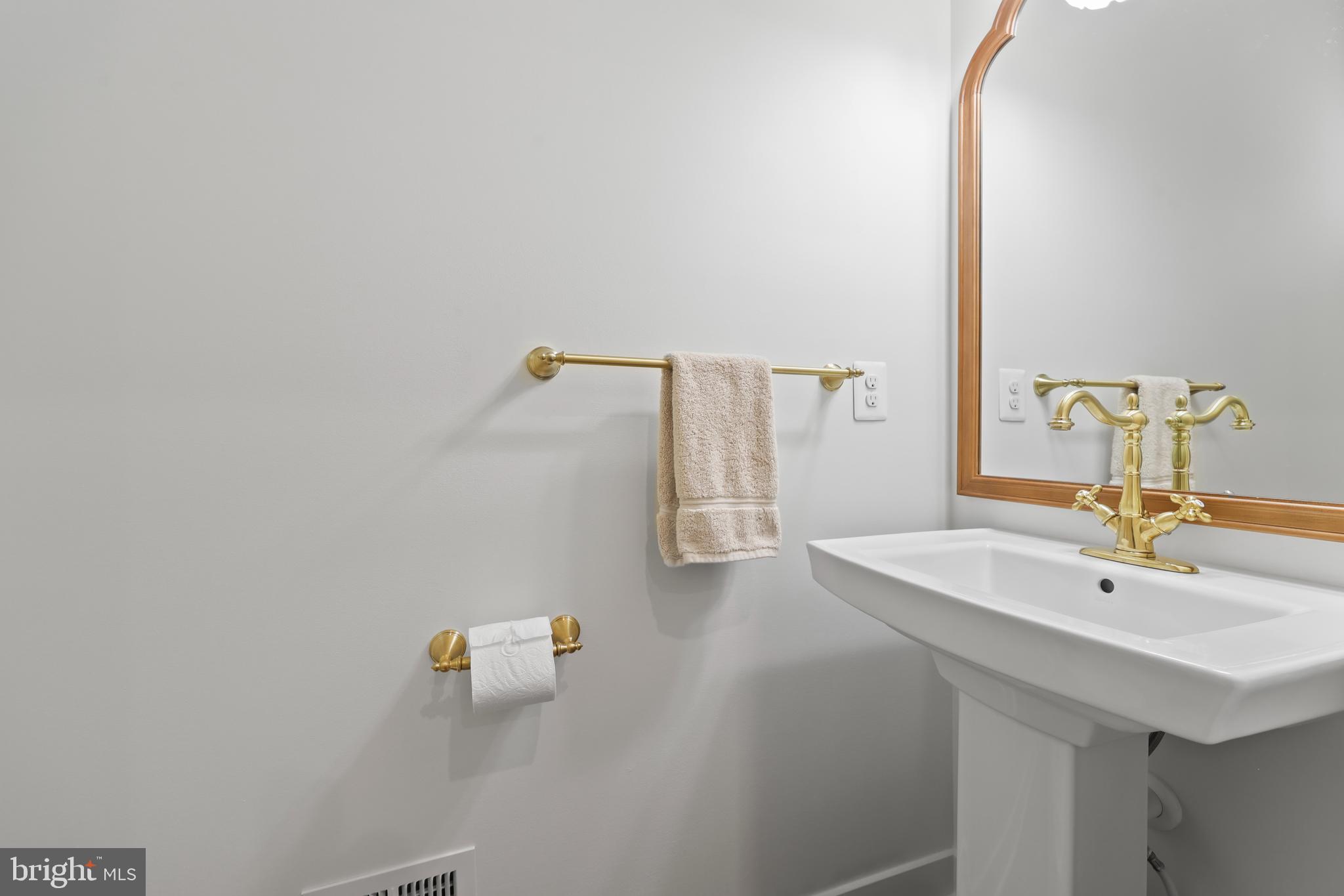 LEE'S PARKE - Residential