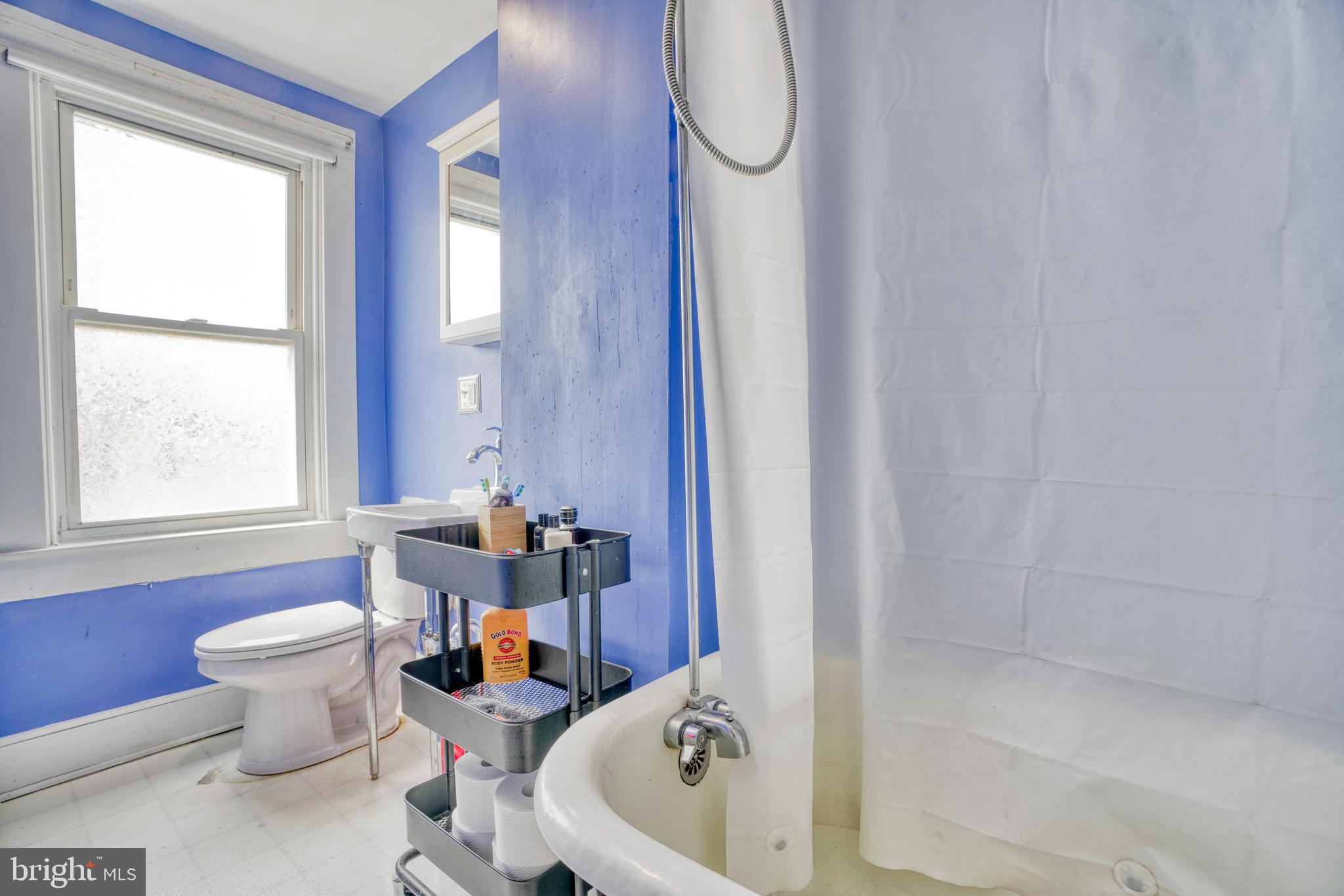 LOCUST POINT - Residential Lease