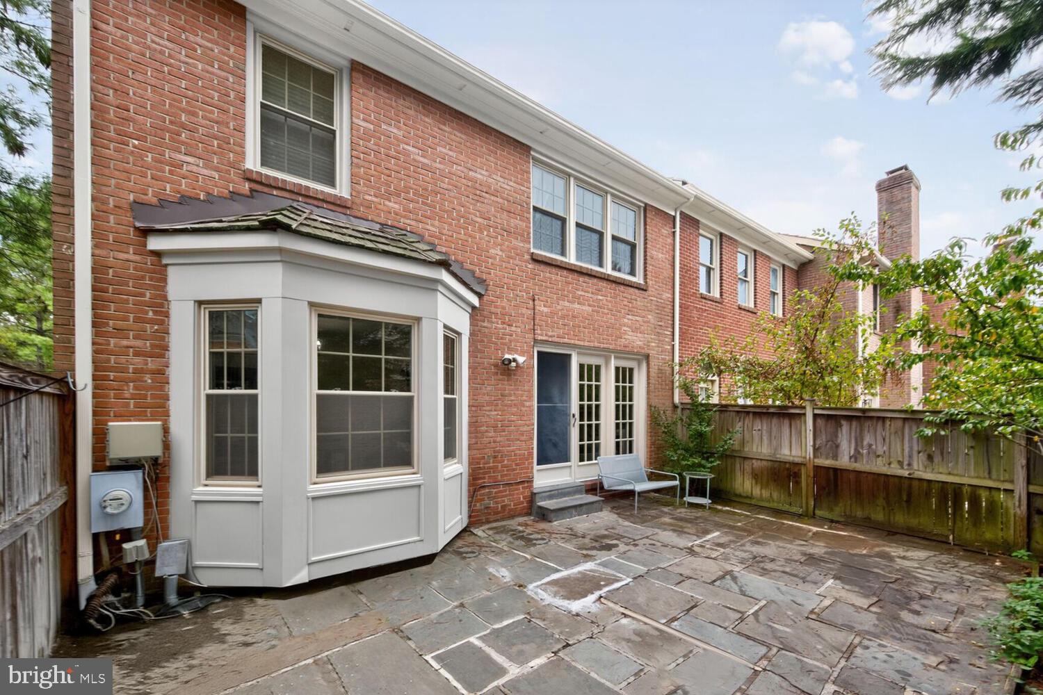 MANOR VILLAGE - Residential