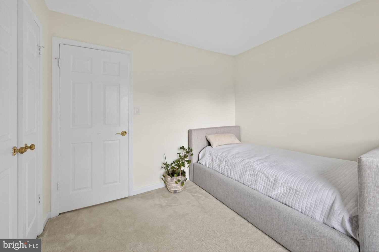 MANOR VILLAGE - Residential