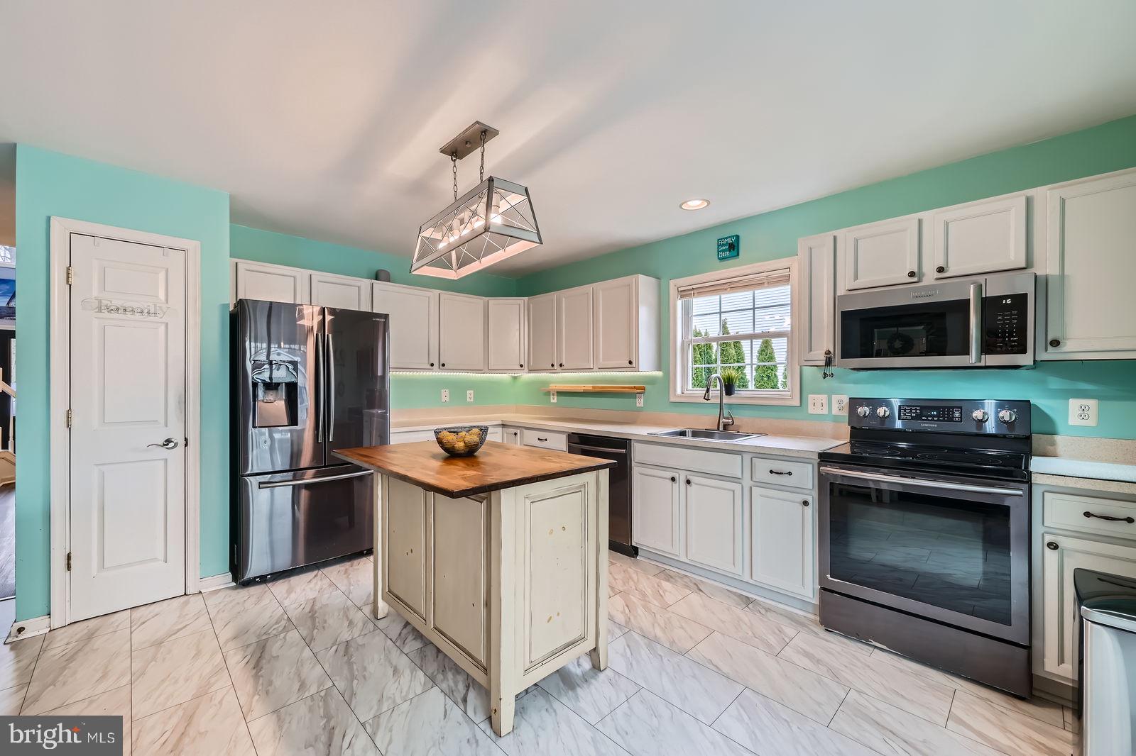OLIVER BEACH - Residential