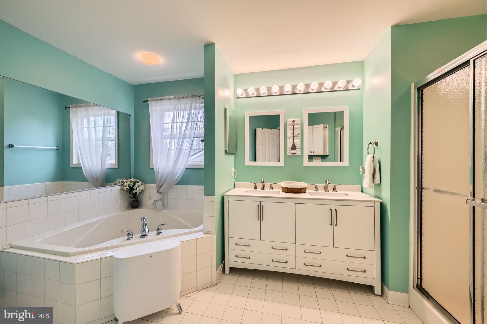 OLIVER BEACH - Residential