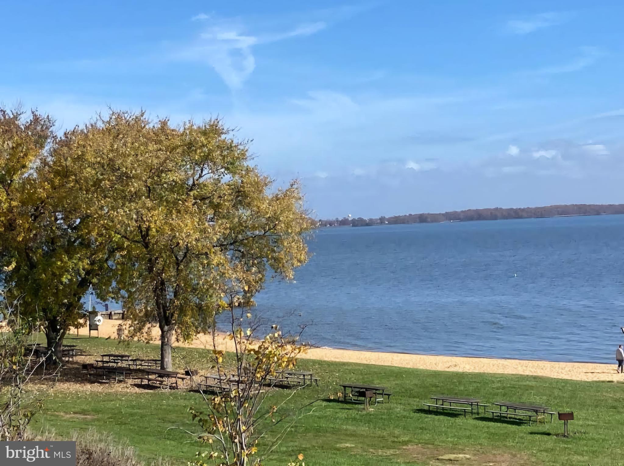 OLIVER BEACH - Residential