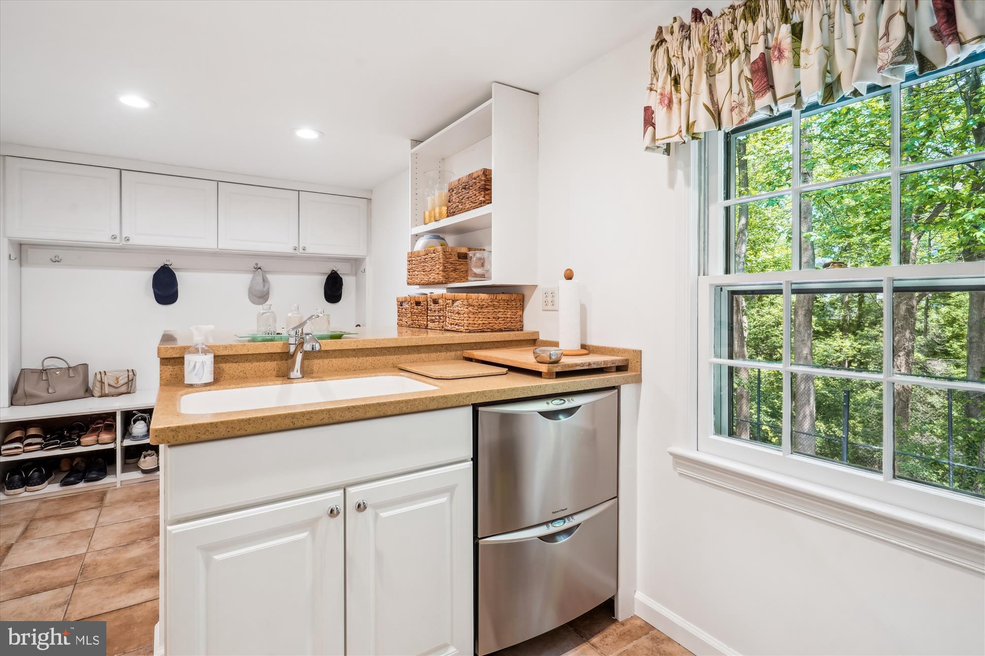 FOREST VILLA WOODS - Residential