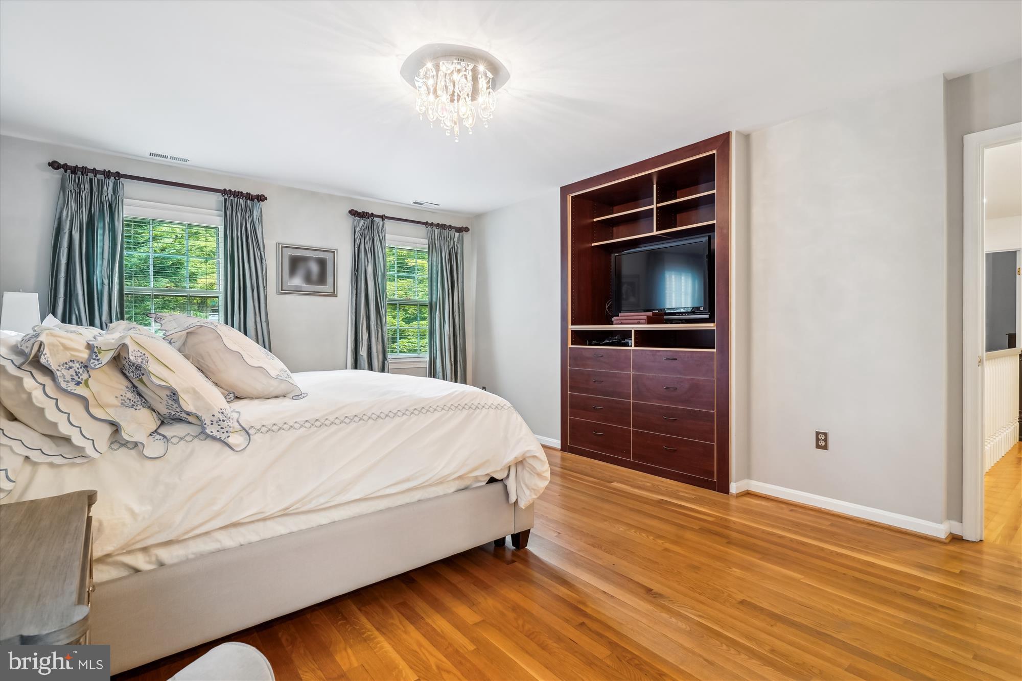 FOREST VILLA WOODS - Residential