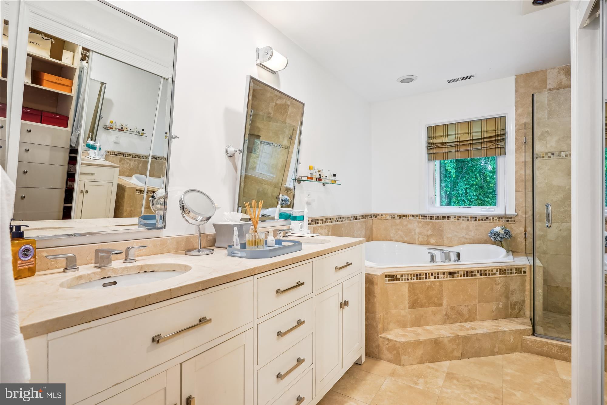 FOREST VILLA WOODS - Residential