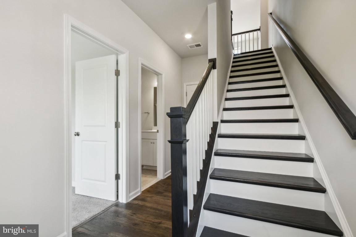 JEFFERSON SQUARE - Residential