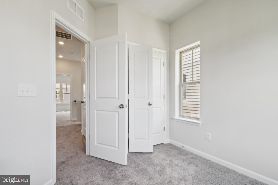 JEFFERSON SQUARE - Residential