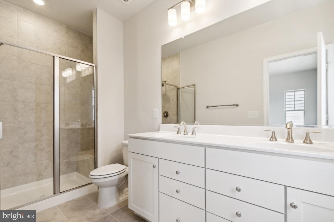 JEFFERSON SQUARE - Residential