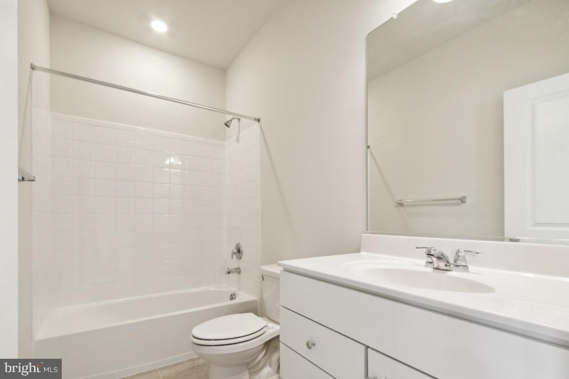 JEFFERSON SQUARE - Residential