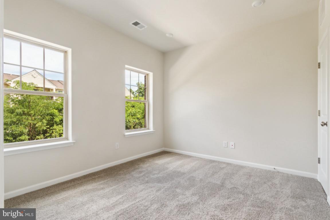 JEFFERSON SQUARE - Residential