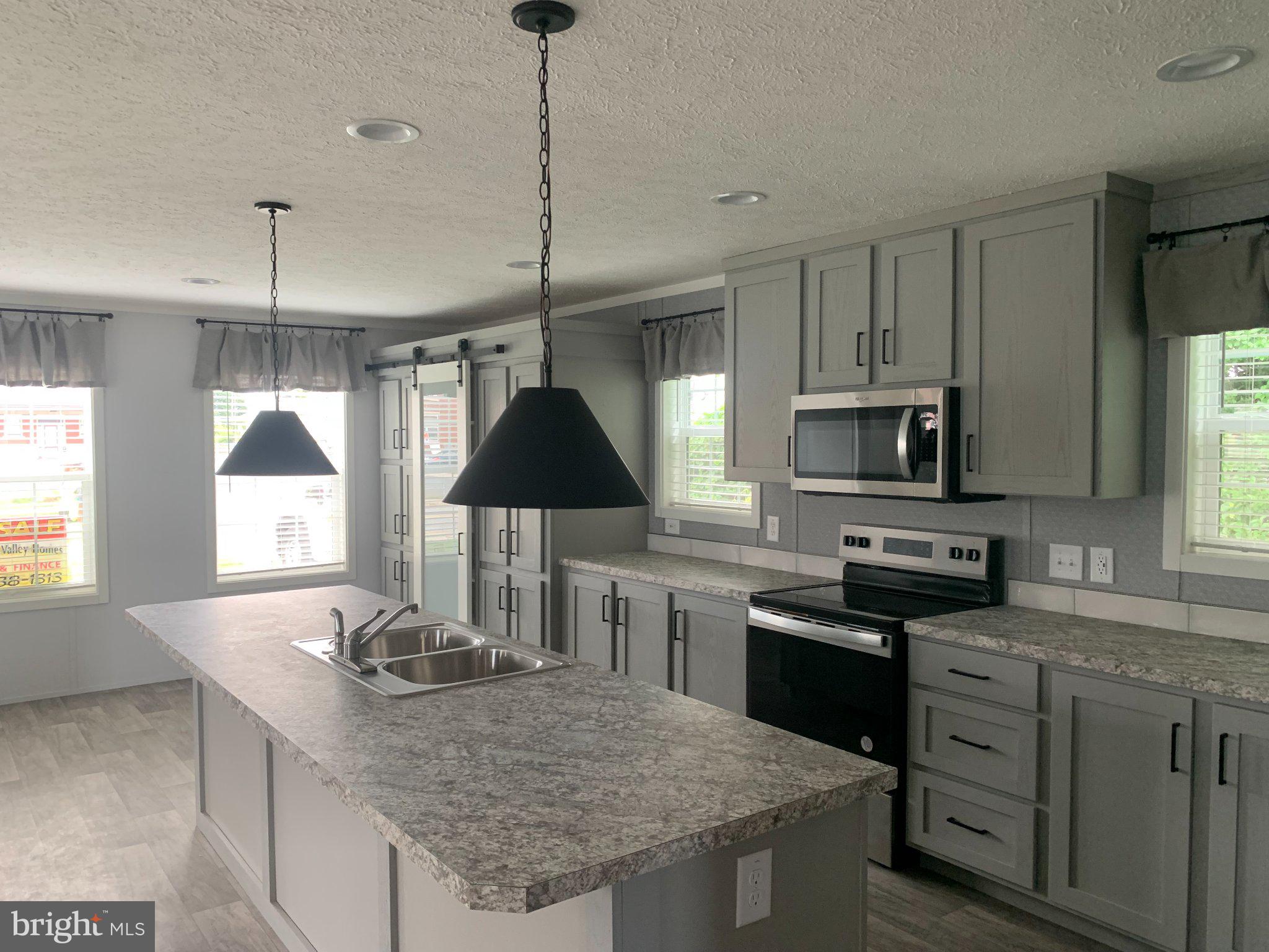14 W WILLOW STREET