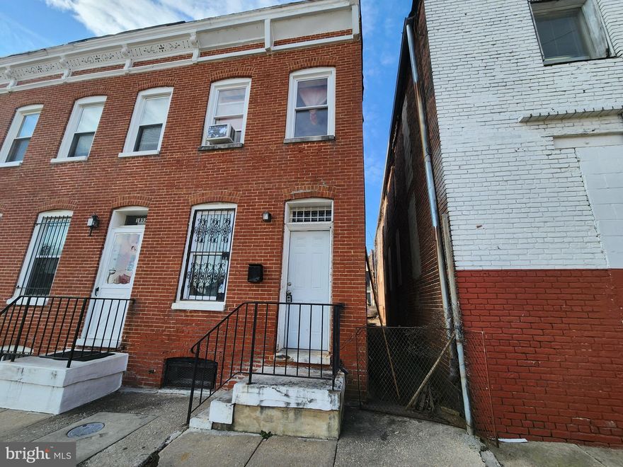 ONLINE AUCTION: Bidding begins 12/19/2025 @ 10:00 AM. Bidding ends 12/23/2025 @ 11:20 AM. List Price is Suggested Opening Bid. Deposit: $7,500.

2 Story Townhouse located in the Upton area.
JUST MINUTES to Harlem Park and The University of Baltimore.
Easy access to major traffic artery Druid Hill Park.
Property is vacant.
