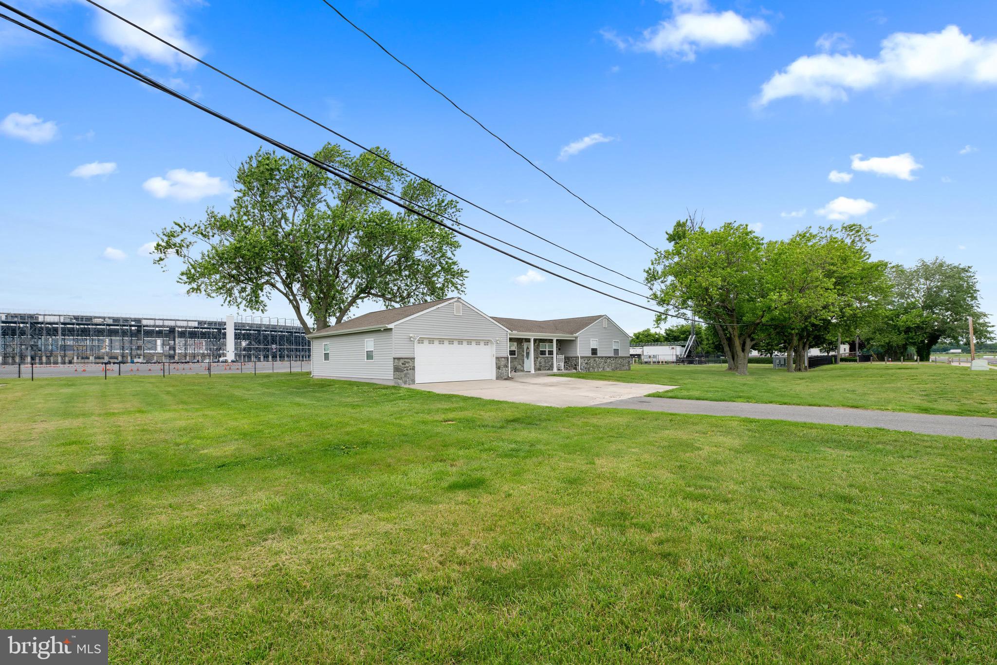 885 LEIPSIC ROAD