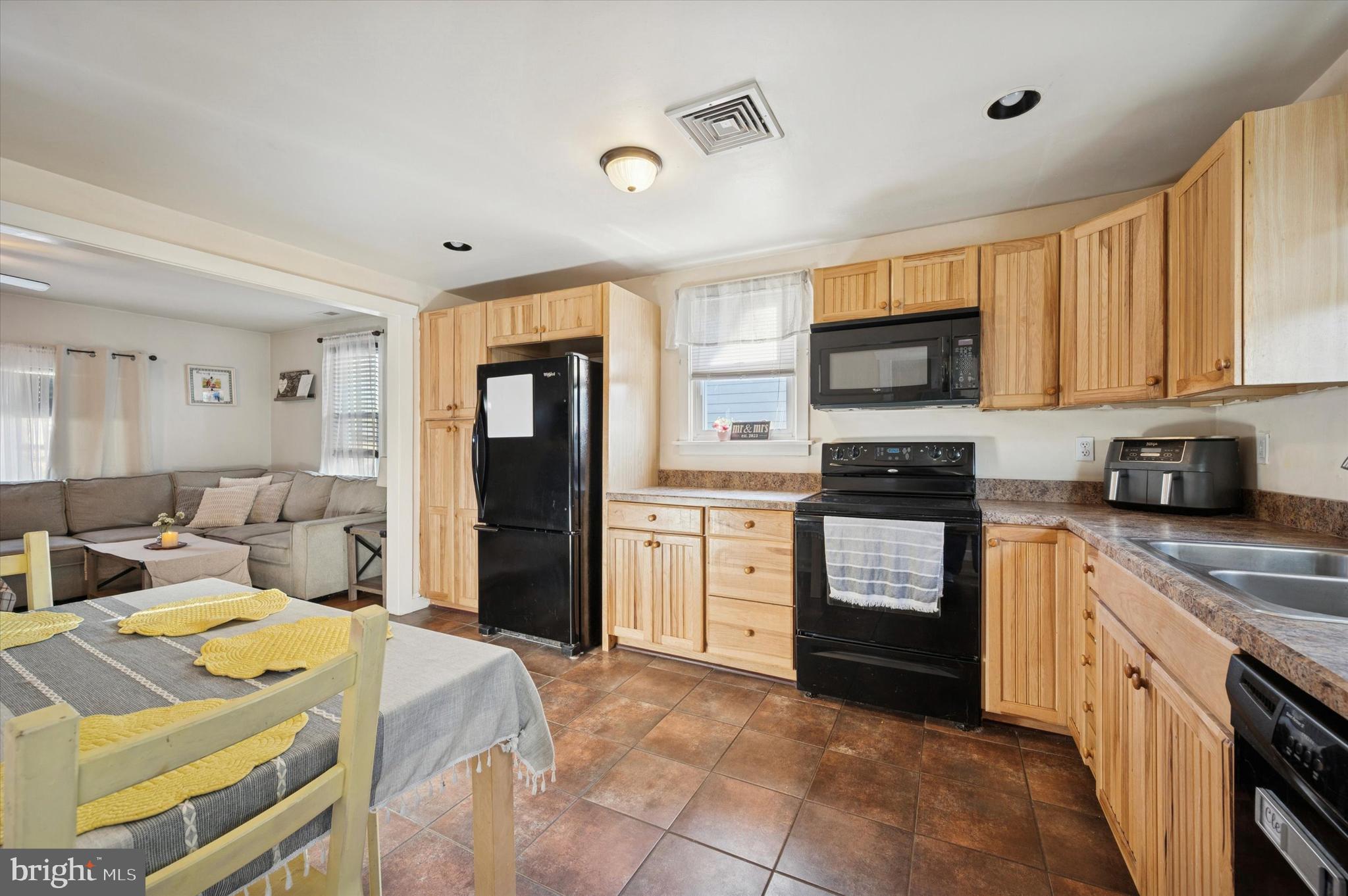 WARMINSTER HGTS - Residential