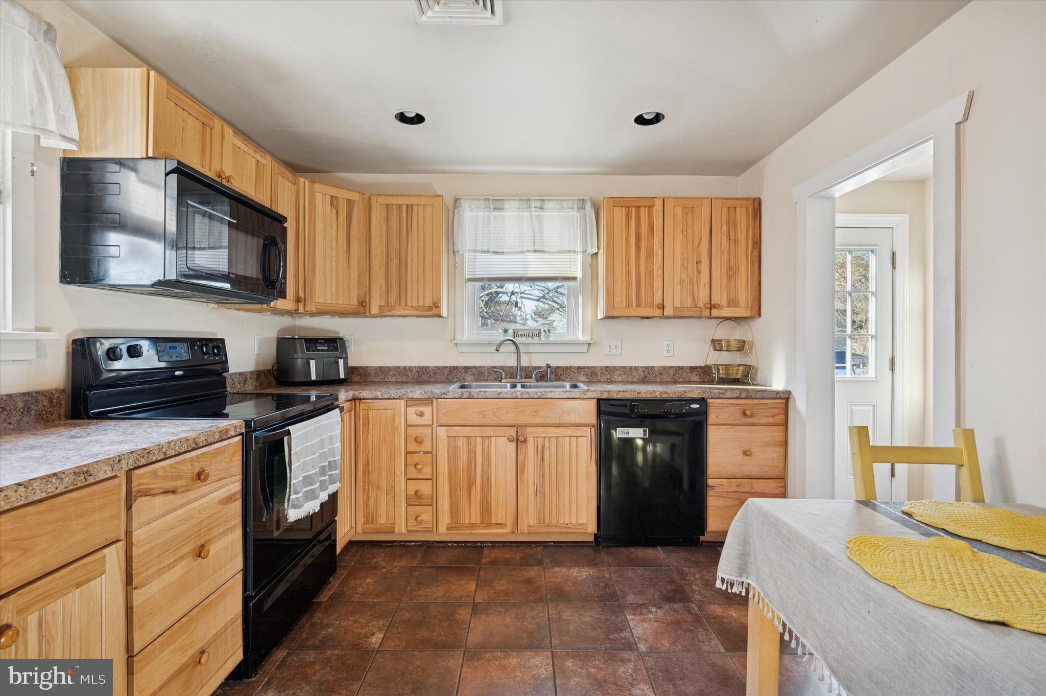 WARMINSTER HGTS - Residential