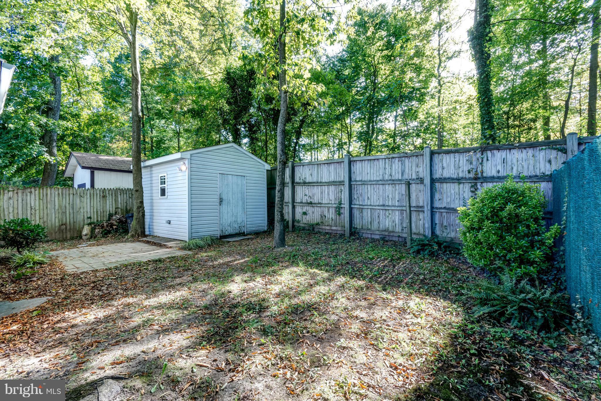 WOODLAND BEACH - Residential