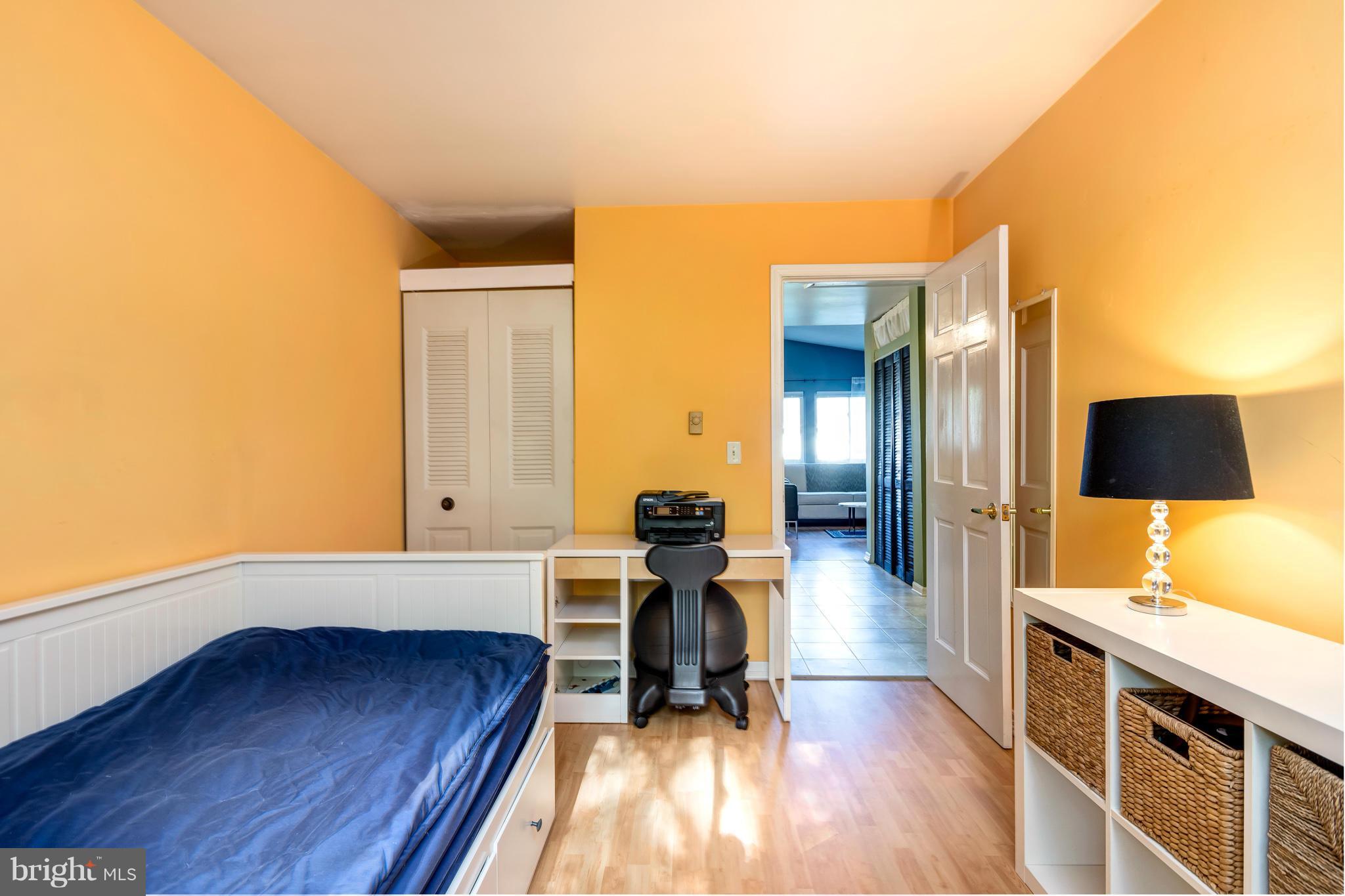 WOODLAND BEACH - Residential