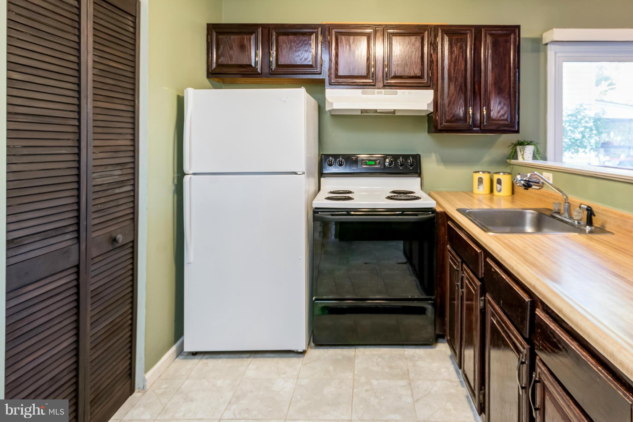 WOODLAND BEACH - Residential