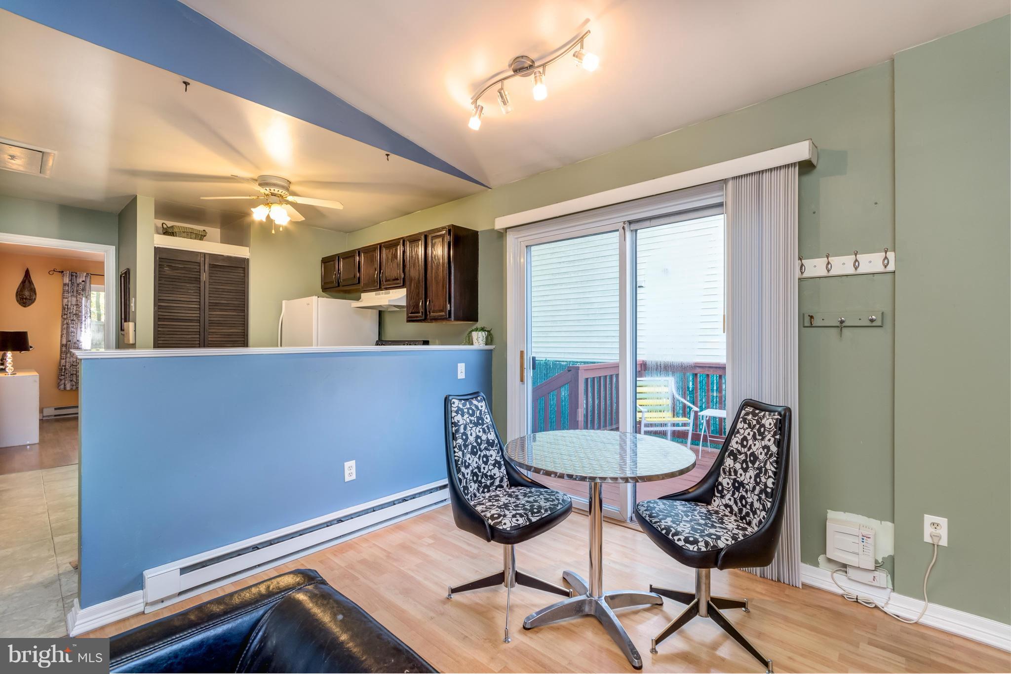 WOODLAND BEACH - Residential