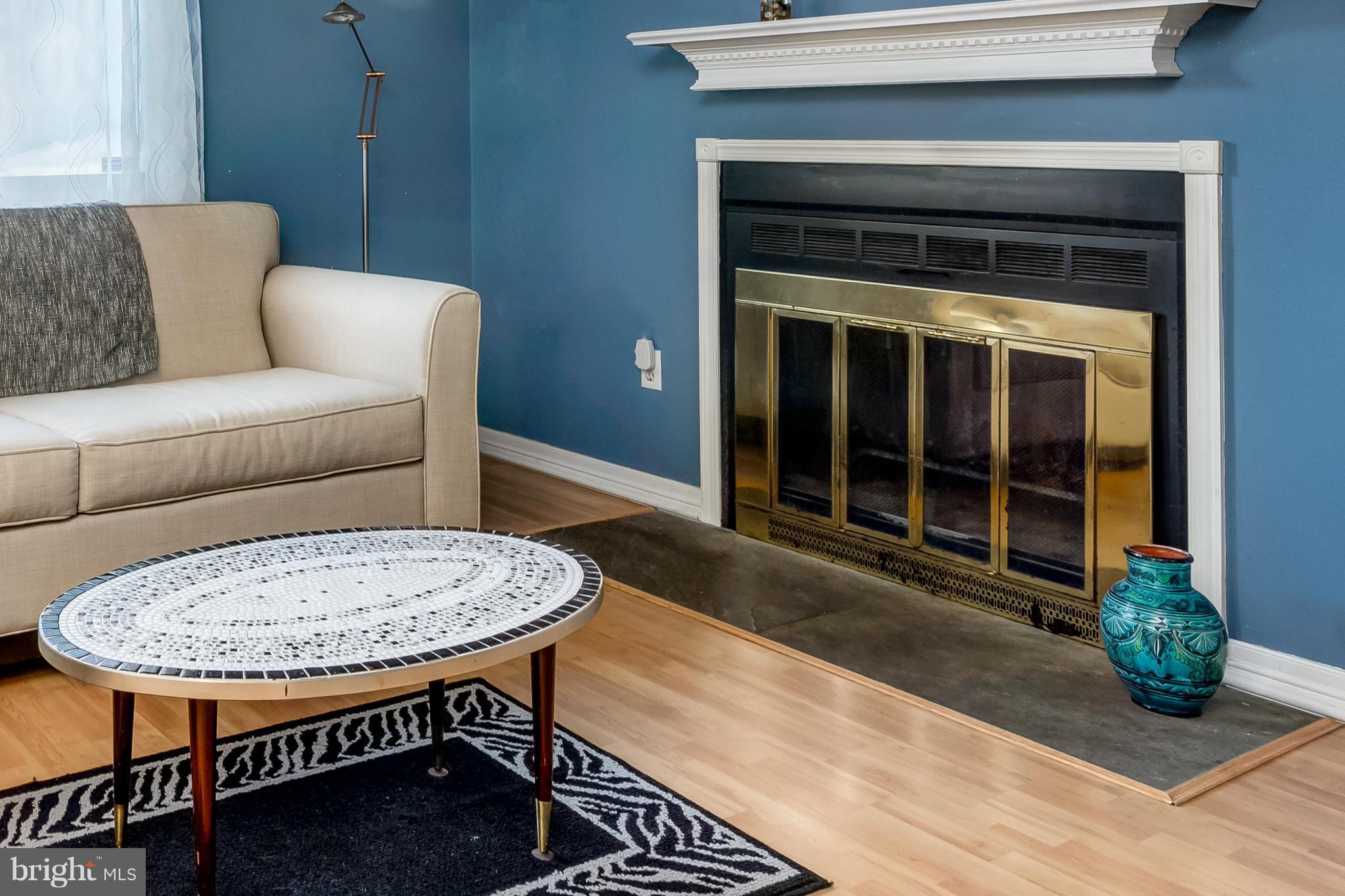 WOODLAND BEACH - Residential