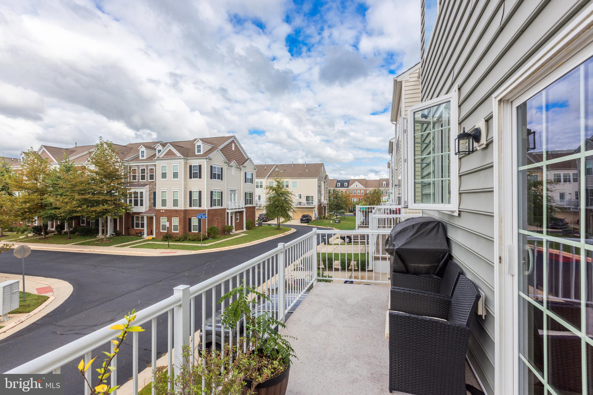 EAST GATE - Residential Lease