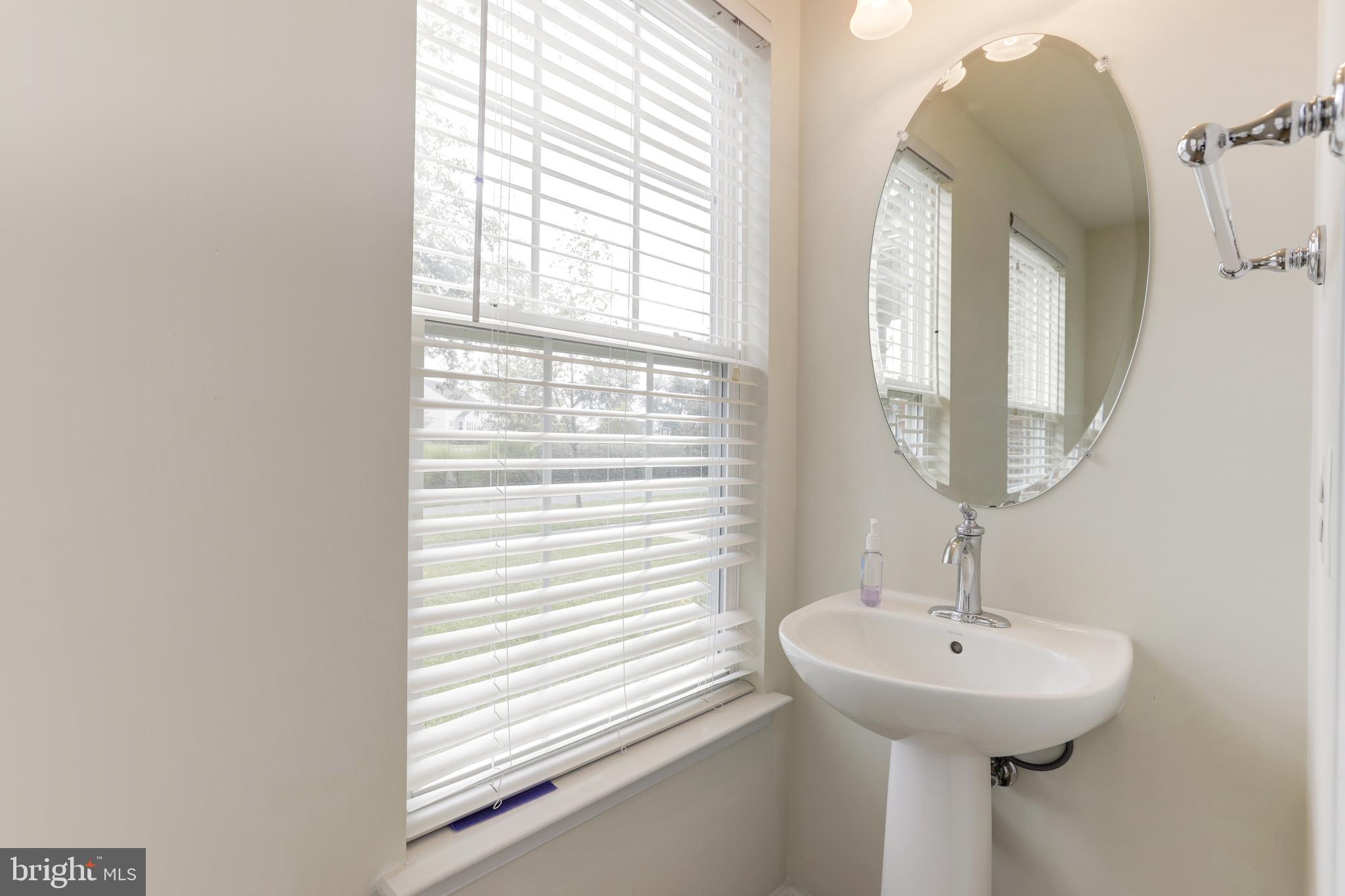 EAST GATE - Residential Lease