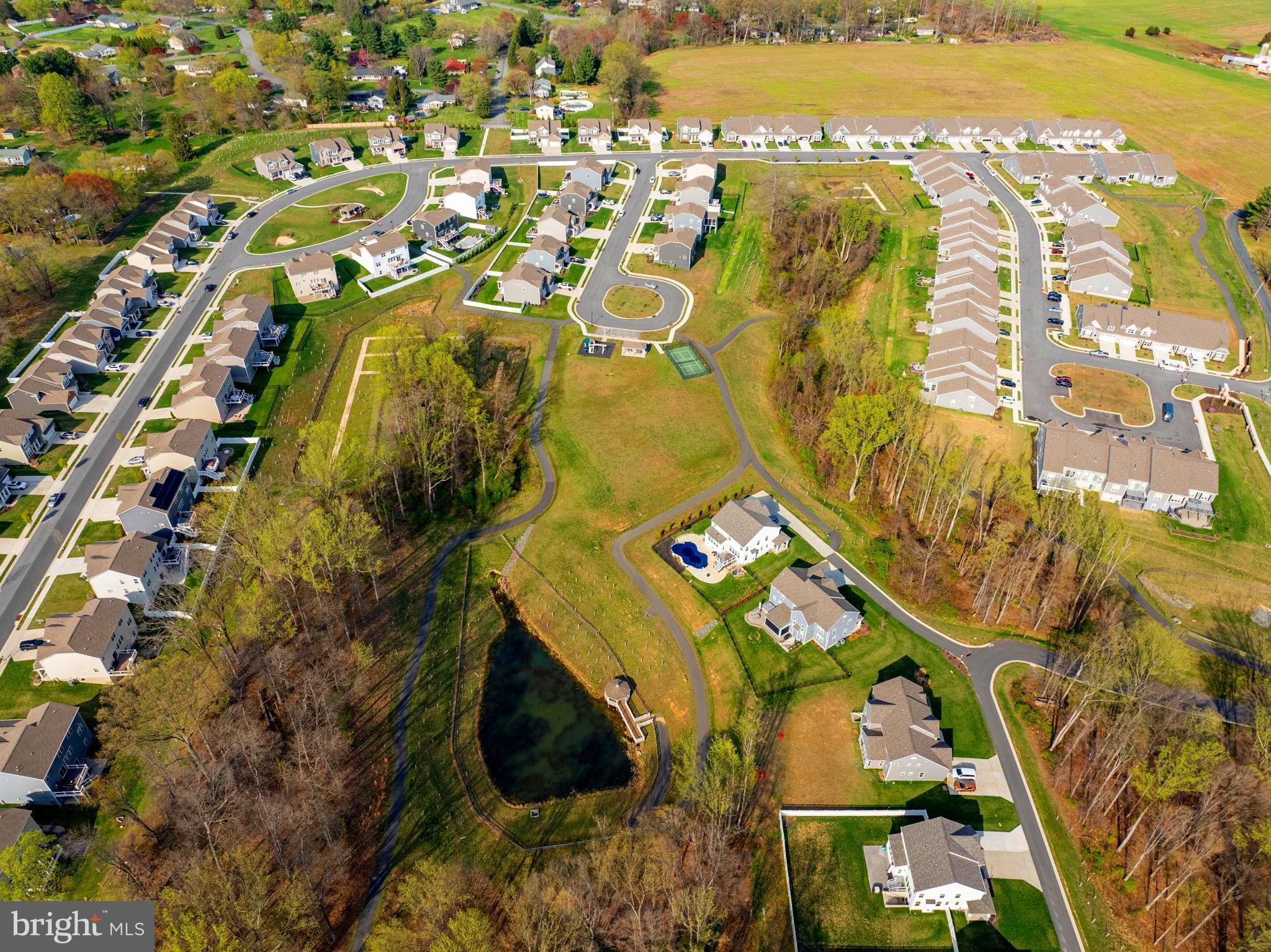MONARCH GLEN - Residential